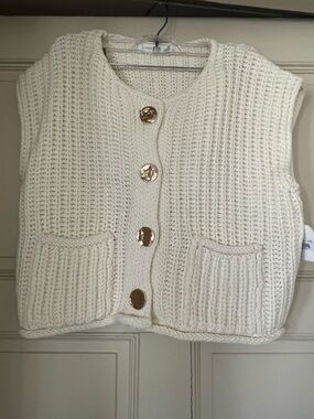 Cream Chunky Knit Button-Front Sweater Vest - Medium